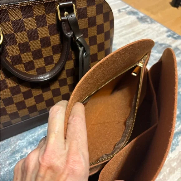 Louis Vuitton Damier Ebene Alma - Picture 11 of 13